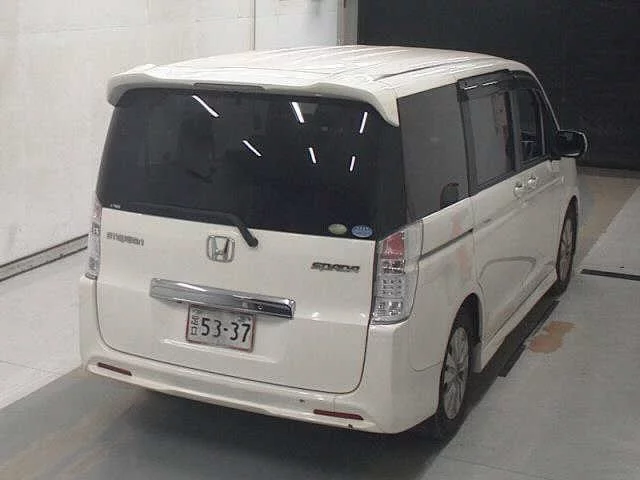 Honda Stepwgn  с аукциона в Японии