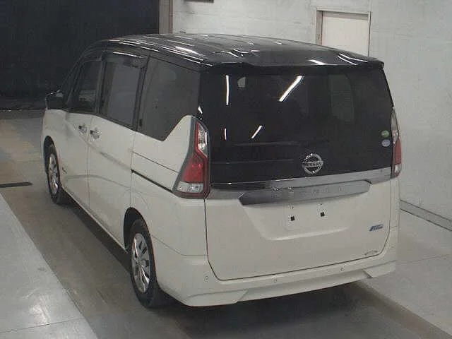 Nissan Serena  с аукциона в Японии