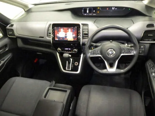 Nissan Serena  с аукциона в Японии