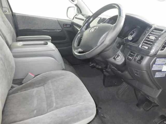 Toyota HiAce Van  с аукциона в Японии