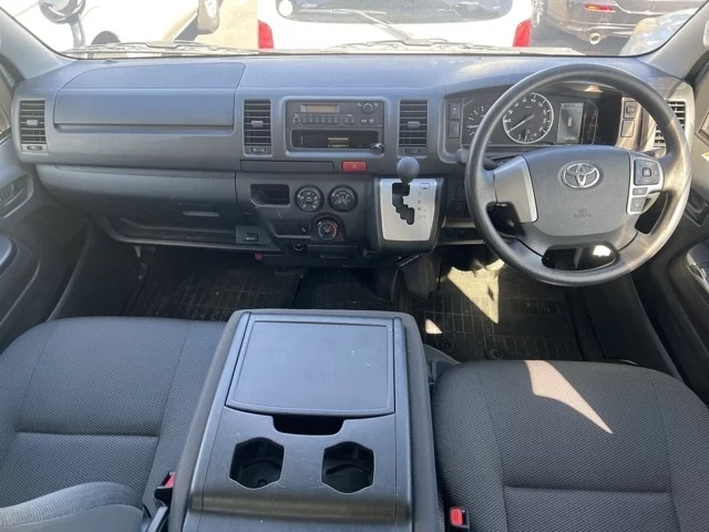 Toyota HiAce Van 2021