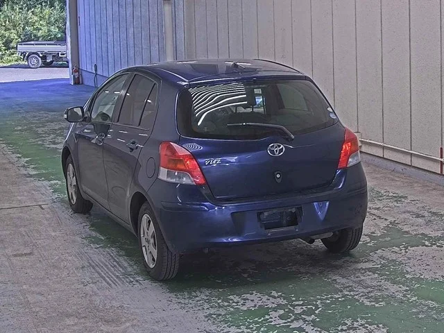 Toyota Vitz  с аукциона в Японии