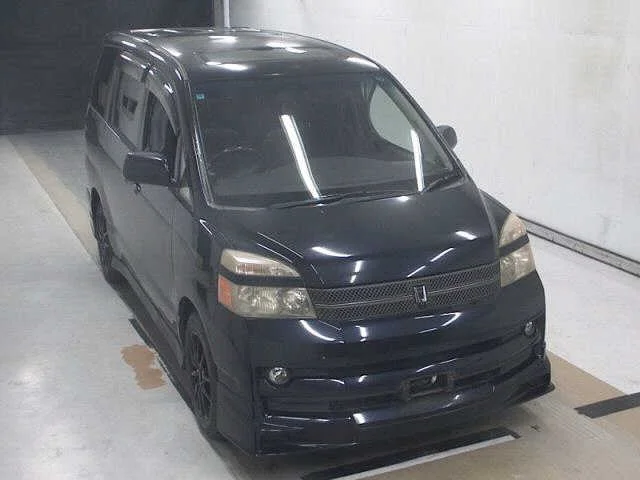Toyota Voxy 2004
