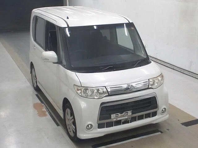 Daihatsu Tanto 2010