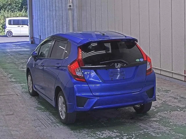 Honda Fit  с аукциона в Японии