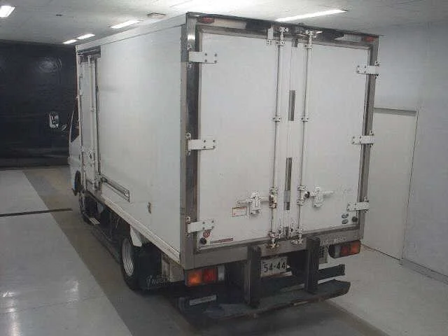 Mitsubishi Fuso Canter 2011