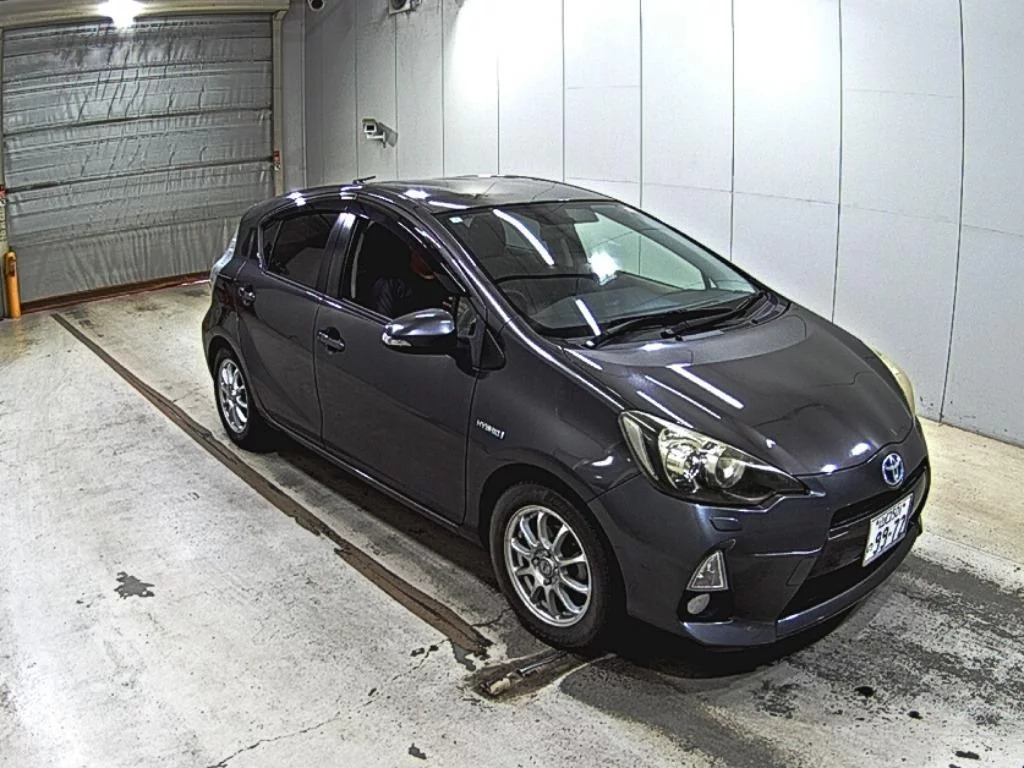Toyota Aqua 2012