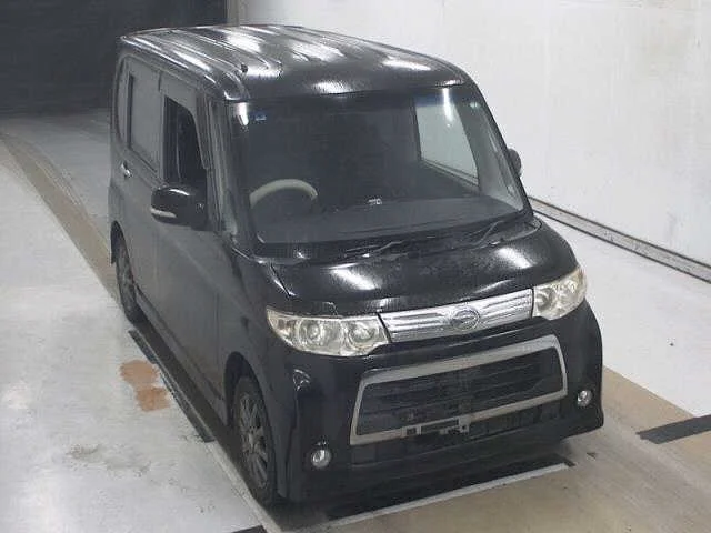 Daihatsu Tanto 2011
