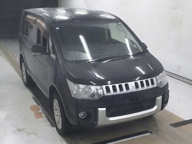 Mitsubishi Delica D:5 2013