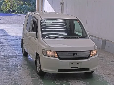 Honda Mobilio Spike