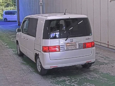 Honda Mobilio Spike