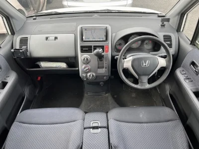Honda Mobilio Spike