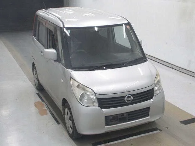 Nissan Roox 2011
