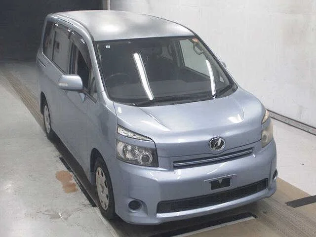 Toyota Voxy 2009