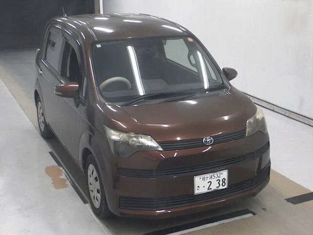 Toyota Spade 2012