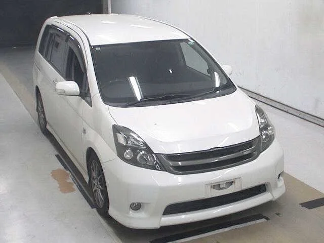 Toyota Isis 2009