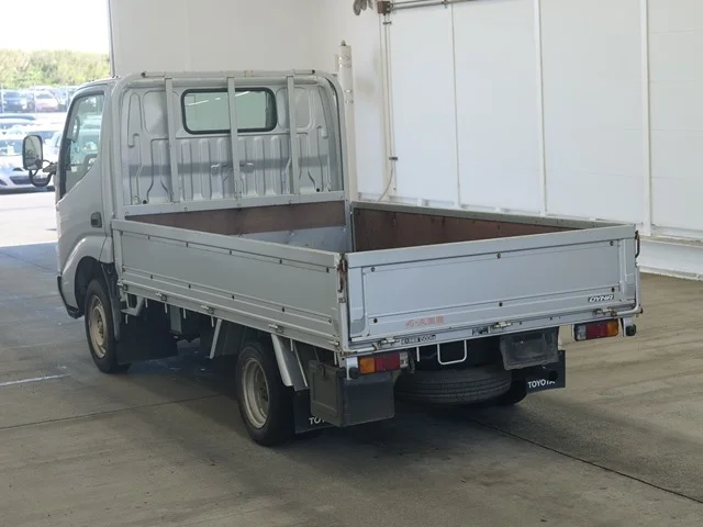 Toyota Dyna  с аукциона в Японии
