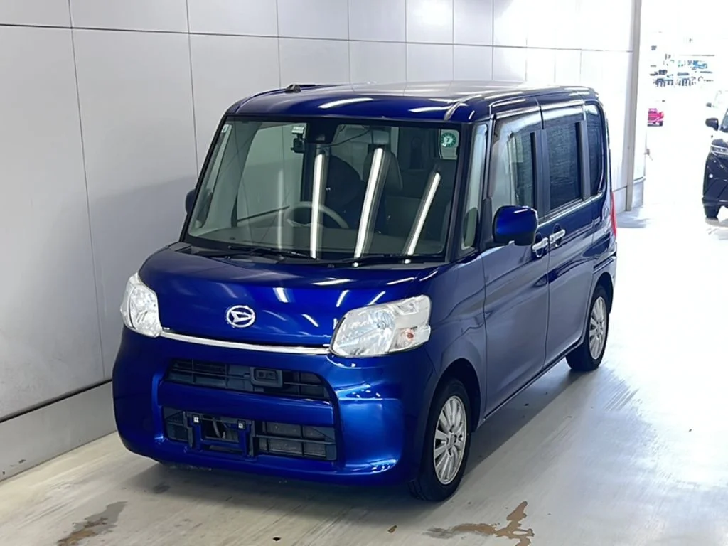 Daihatsu Tanto 2015