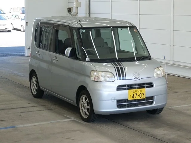 Daihatsu Tanto 2010