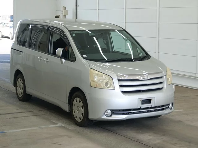 Toyota Noah 2007