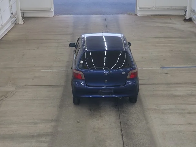 Toyota Vitz  с аукциона в Японии