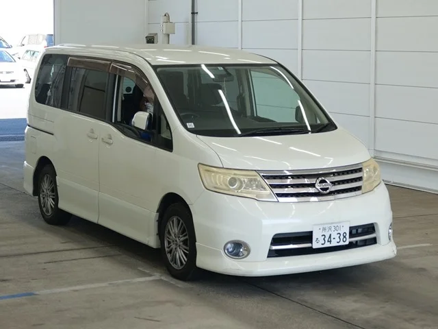 Nissan Serena 2010