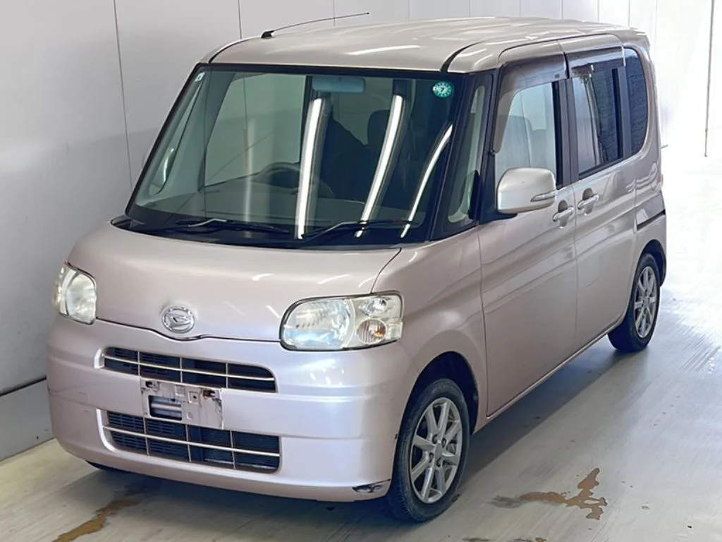 Daihatsu Tanto 2011