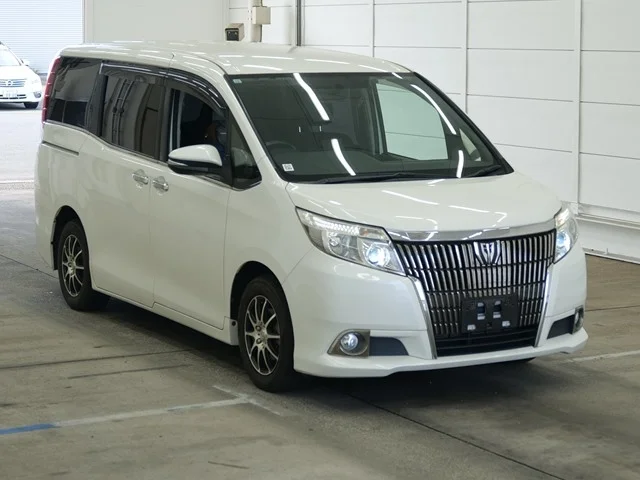 Toyota Esquire 2015