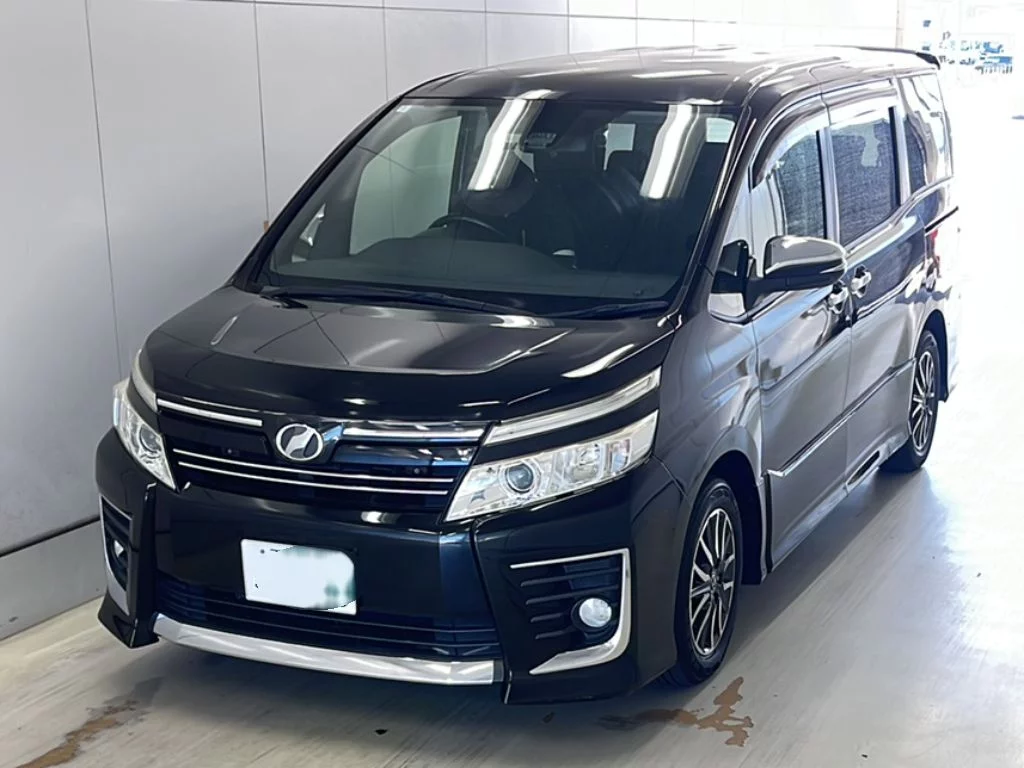 Toyota Voxy 2016