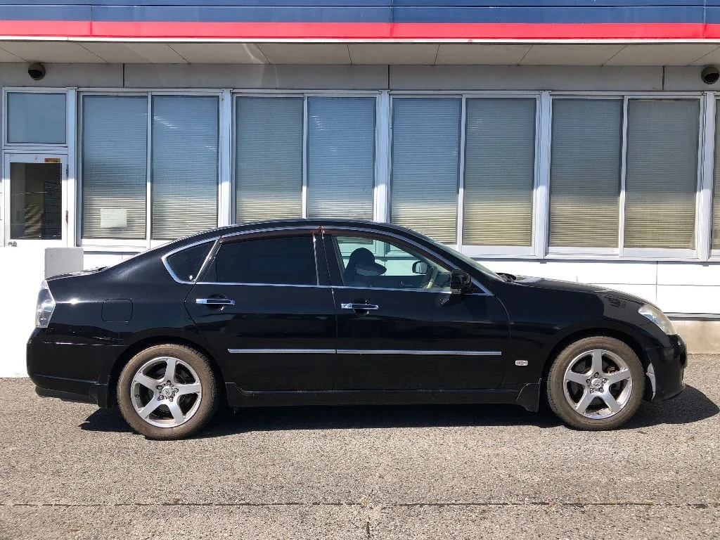 Nissan Fuga  с аукциона в Японии