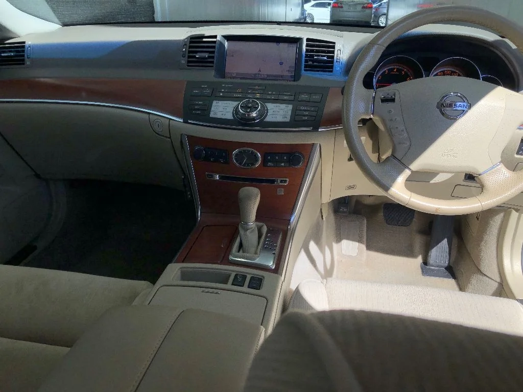 Nissan Fuga  с аукциона в Японии