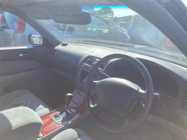 Toyota Celsior  с аукциона в Японии
