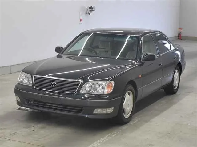 Toyota Celsior  с аукциона в Японии