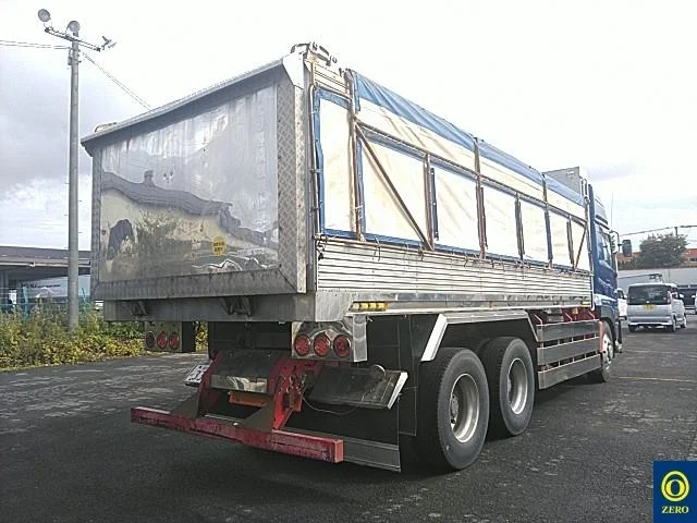NISSAN DIESEL (UD) QUON  с аукциона в Японии