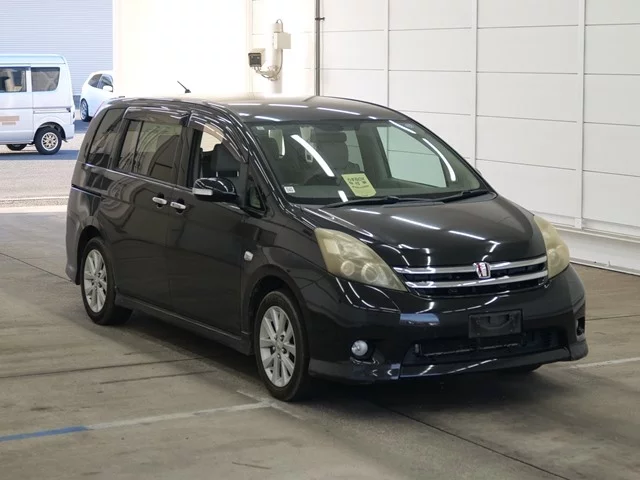 Toyota Isis 2010