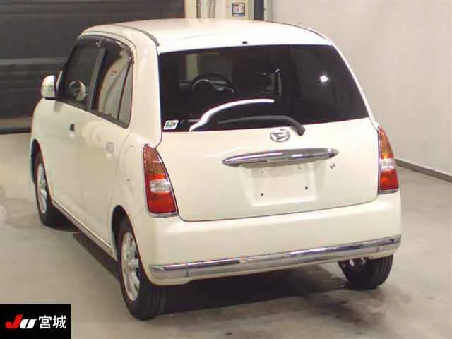 Daihatsu Mira 2005