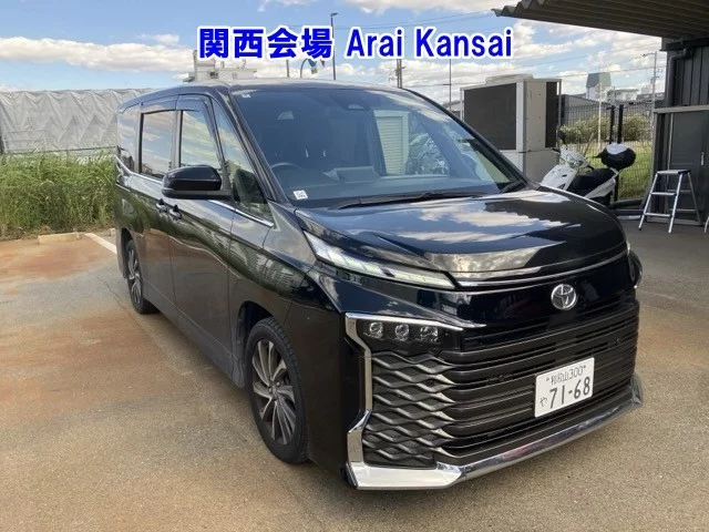 Toyota Voxy 2022