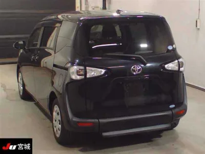 Toyota Sienta