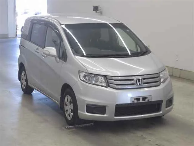 Honda Freed Spike 2013
