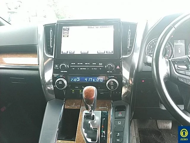 Toyota Alphard  с аукциона в Японии