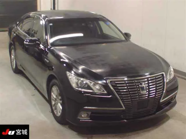 Toyota Crown 2013