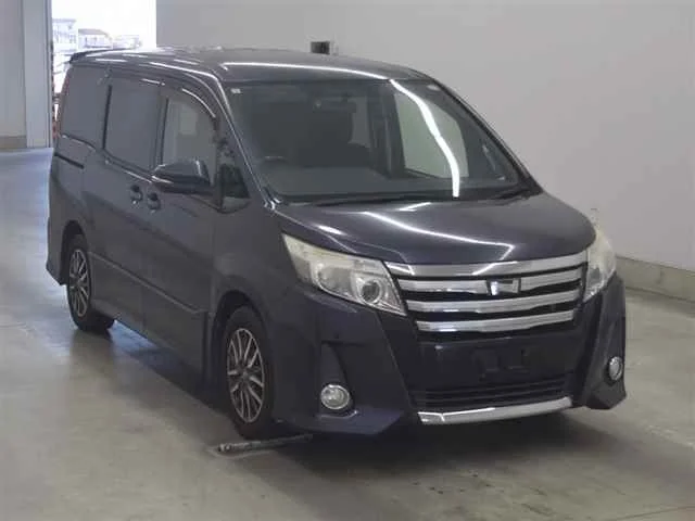 Toyota Noah 2015