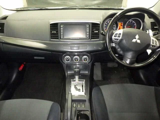 Mitsubishi GALANT FORTIS SPORTBACK  с аукциона в Японии