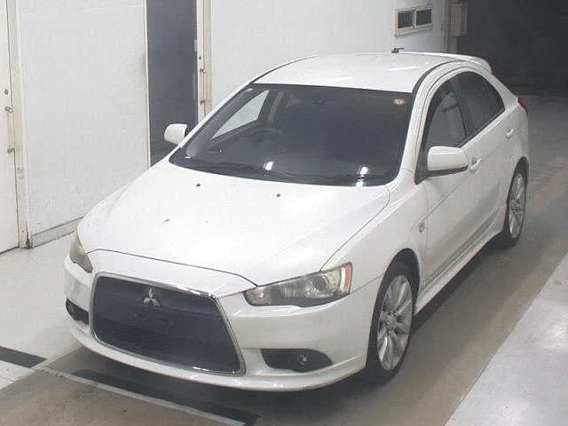 Mitsubishi GALANT FORTIS SPORTBACK  с аукциона в Японии