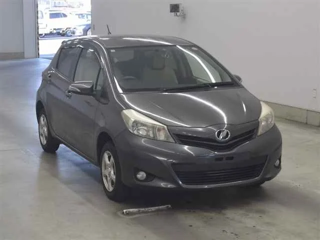 Toyota Vitz 2013
