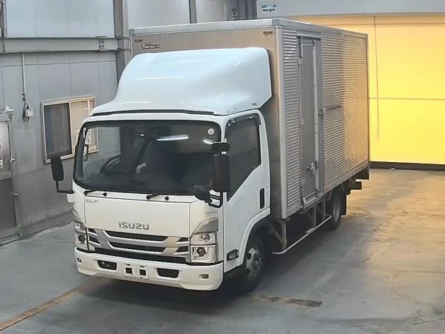Isuzu Elf 2023