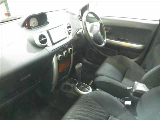 Toyota Ist  с аукциона в Японии