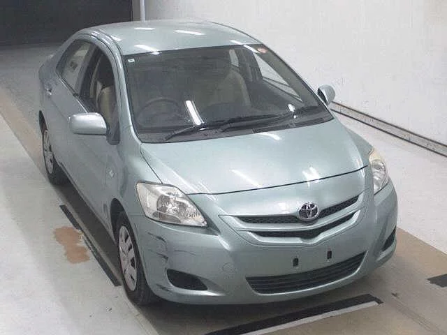 Toyota Belta 2006