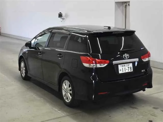 Toyota Wish  с аукциона в Японии