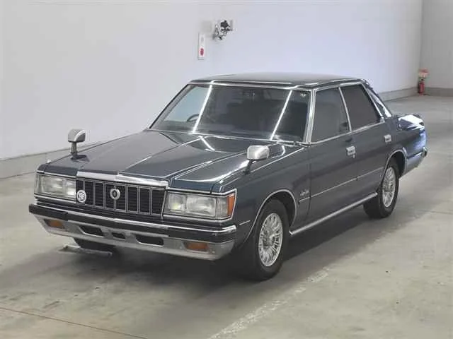 Toyota Crown  с аукциона в Японии